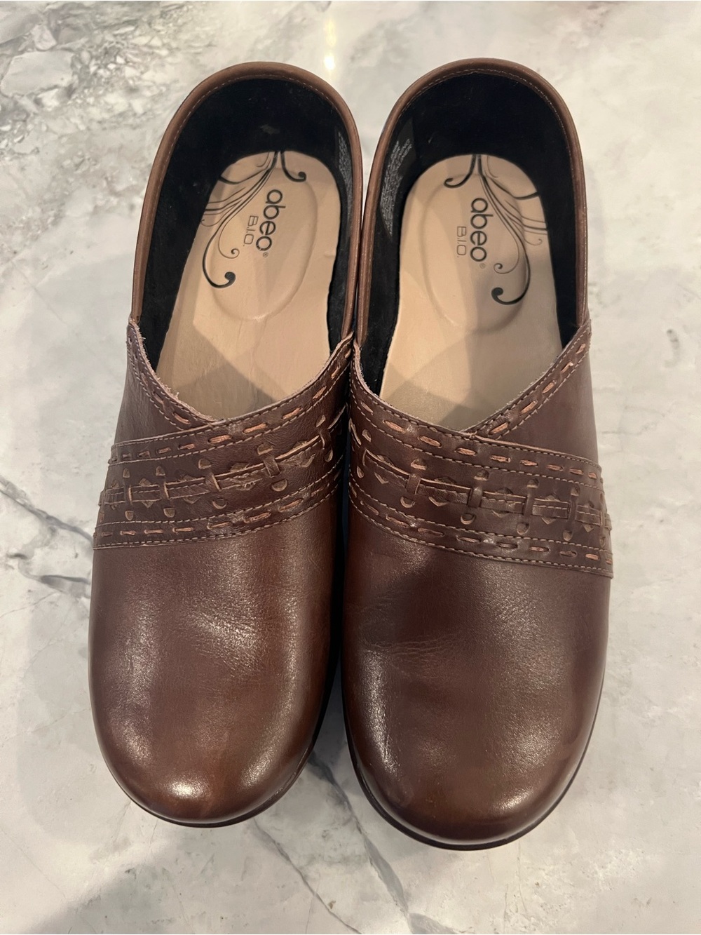 Abeo Femi Brown Leather Comfort Clogs 9.5 Narrow Orthotic Slip Resistant